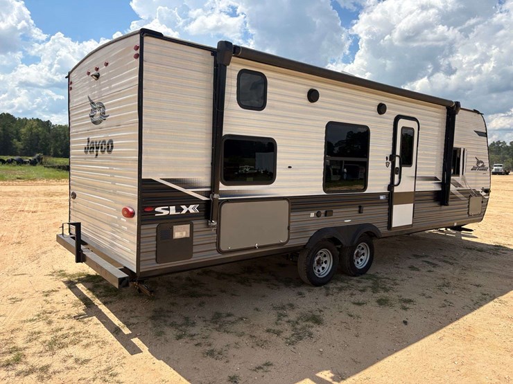 2022-jayco-"jayflight"-bumper-pull-travel-trailer-image-3