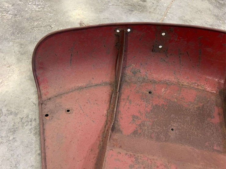 international-harvester-544-fenders-and-battery-holder-image-16