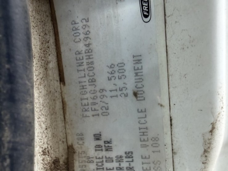 1999-freightliner-fl60-image-55