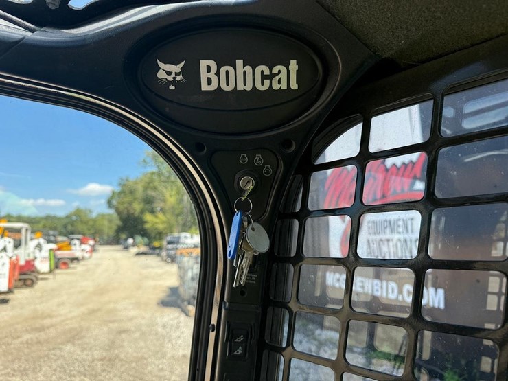 2023-bobcat-s740-image-22