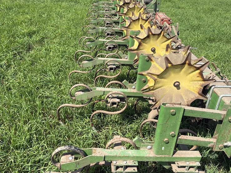 john-deere-8-image-3