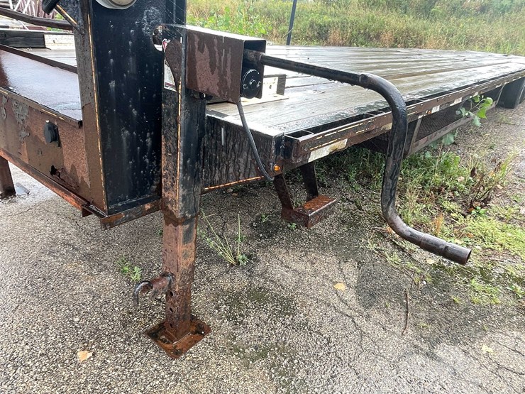 #10501-•-2016-delta-gooseneck-flatbed-(has-wi-title)-image-19