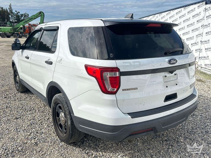 2019-ford-explorer-image-4