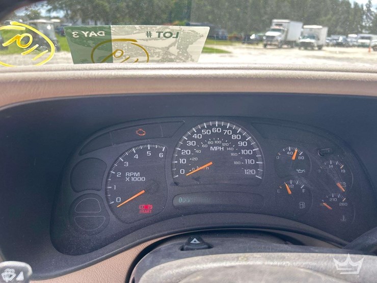 2005-chevrolet-tahoe-image-18