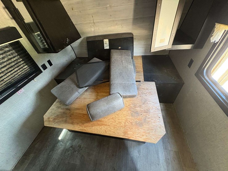 2022-jayco-"jayflight"-bumper-pull-travel-trailer-image-15