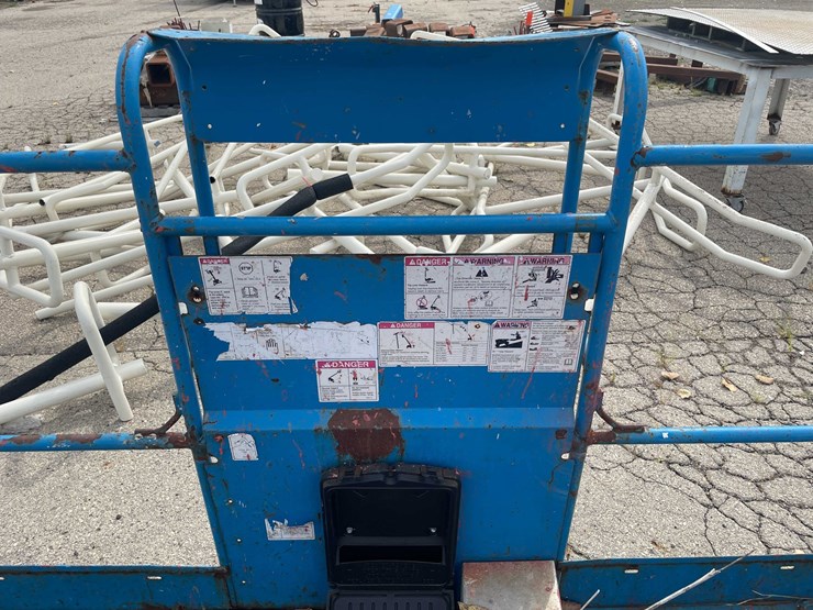 #10622-•-aerial-work-platform-image-6