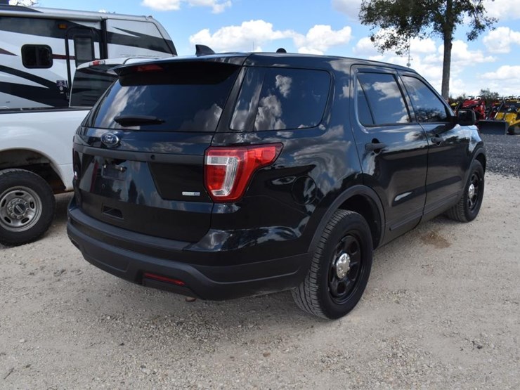 2018-ford-explorer-image-5