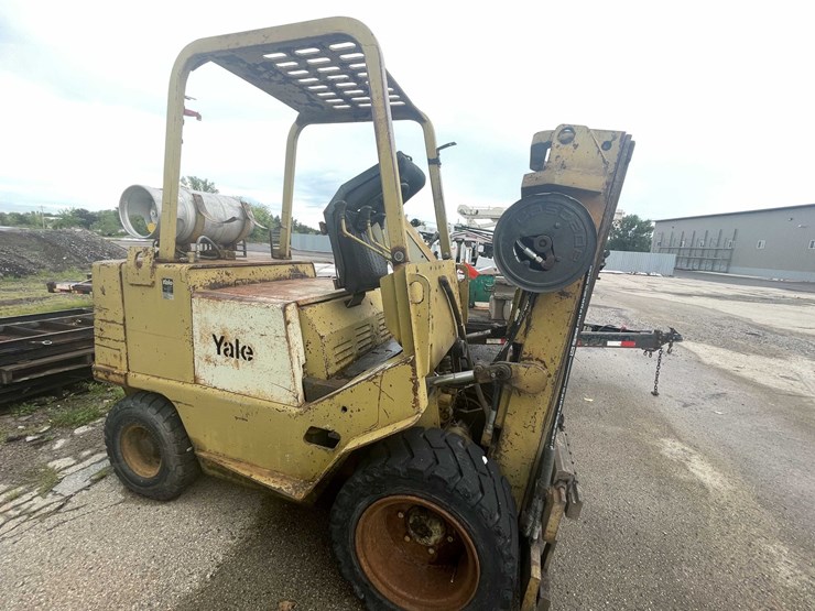 #10490-•-yale-fork-lift-image-4