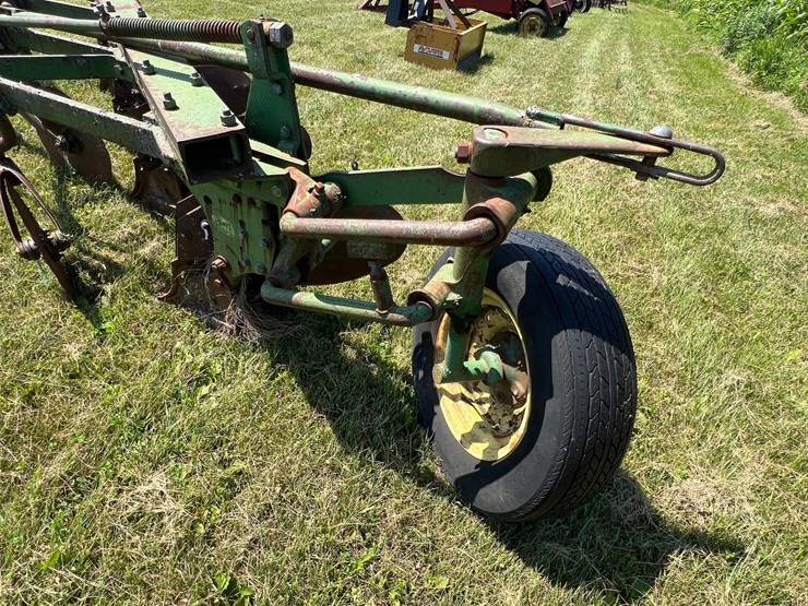 #5690-•-john-deere-4-bottom-plow-image-3