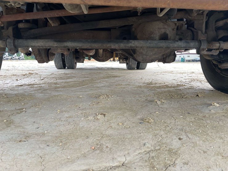 2005-ford-f550-image-26