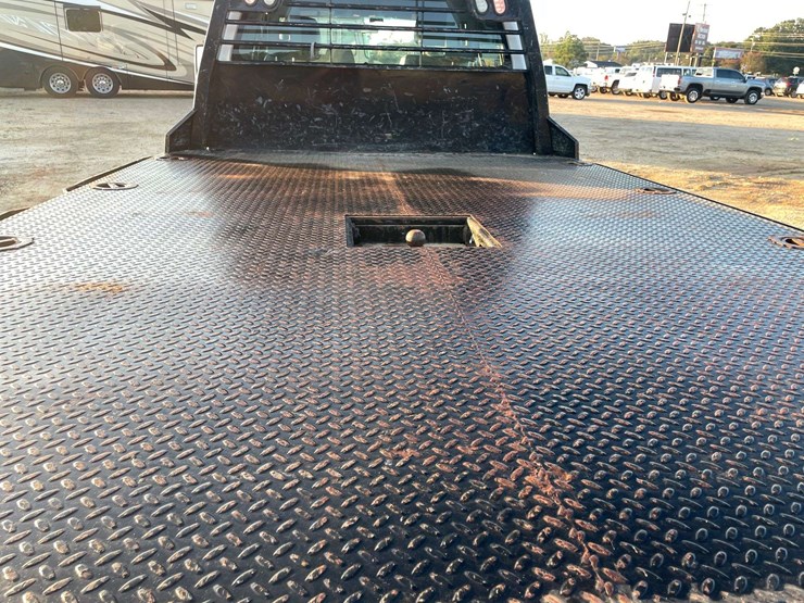 2013-ford-f550-image-16