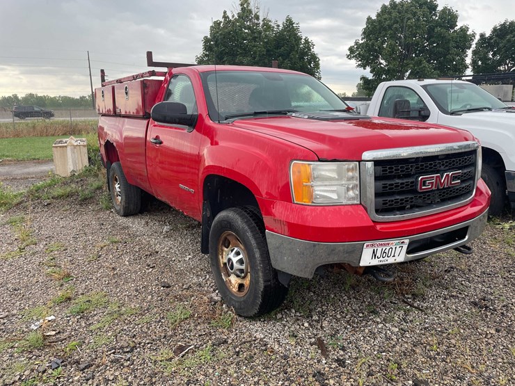 2010-gmc-2500-image-3