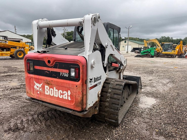 2012-bobcat-t750-image-3