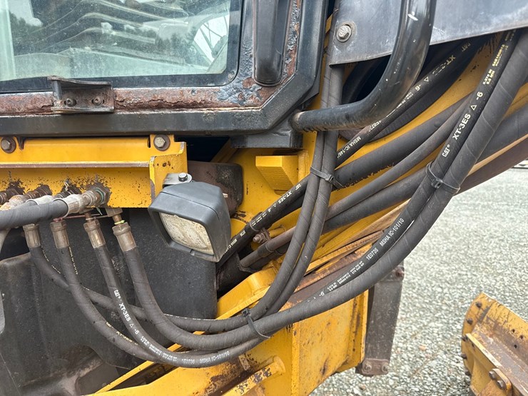 caterpillar-160m-awd-image-40