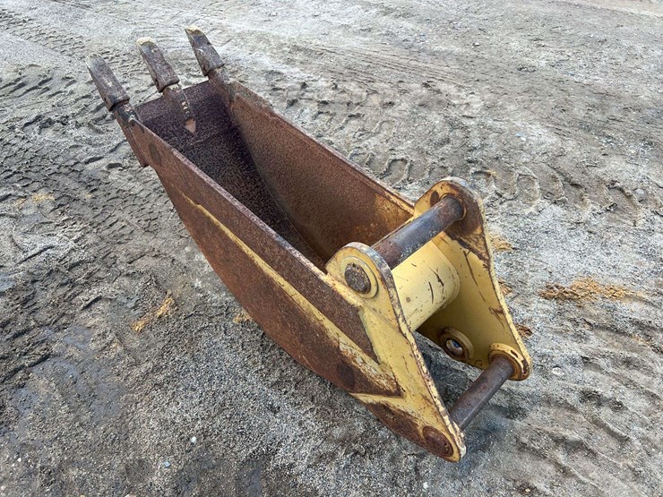 caterpillar-12-image-2