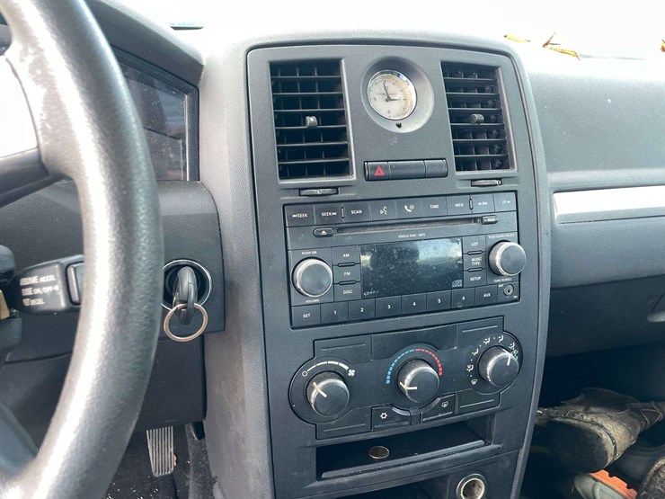 2008-chrysler-300-4-door-sedan-(190,608-miles)-not-running-image-13