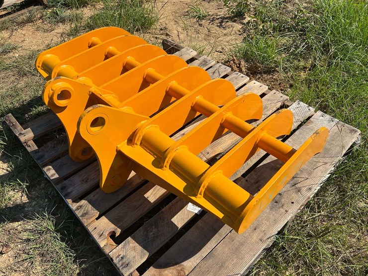caterpillar-305-image-4