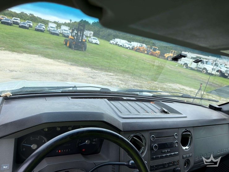 2011-ford-f650-image-11