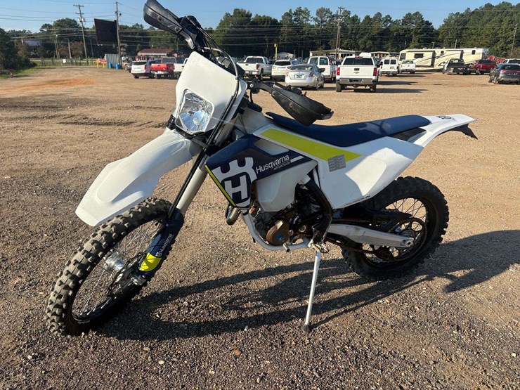 2017-husqvarna-dirt-bike-(439-miles)-image-1