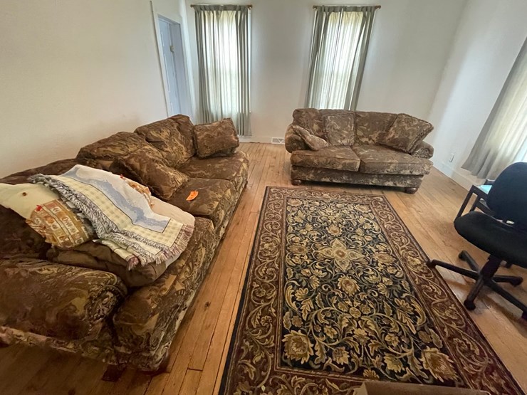 #6256-•-sofa-and-loveseat-image-1