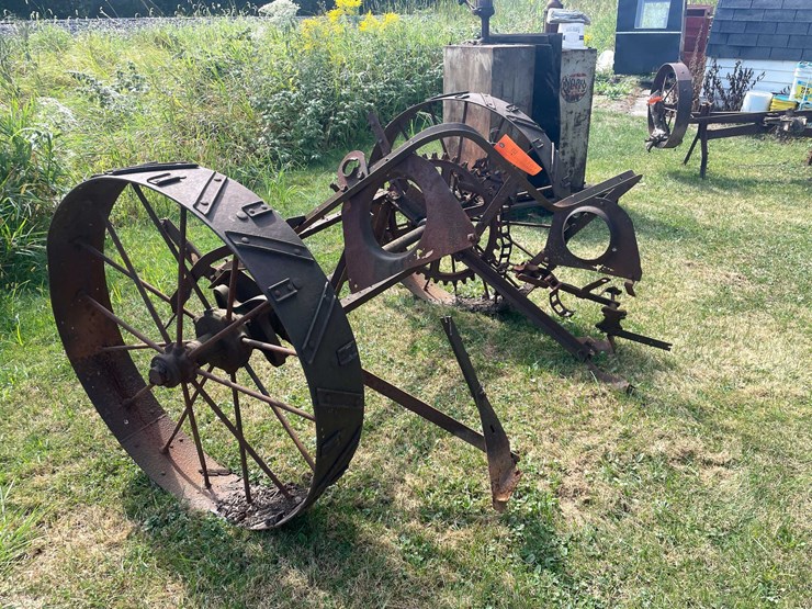 #1618-•-antique-horse-dawn-sickle-bar-mower-image-2