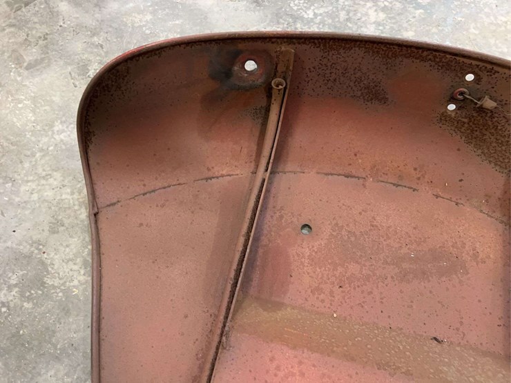 international-harvester-544-fenders-and-battery-holder-image-13