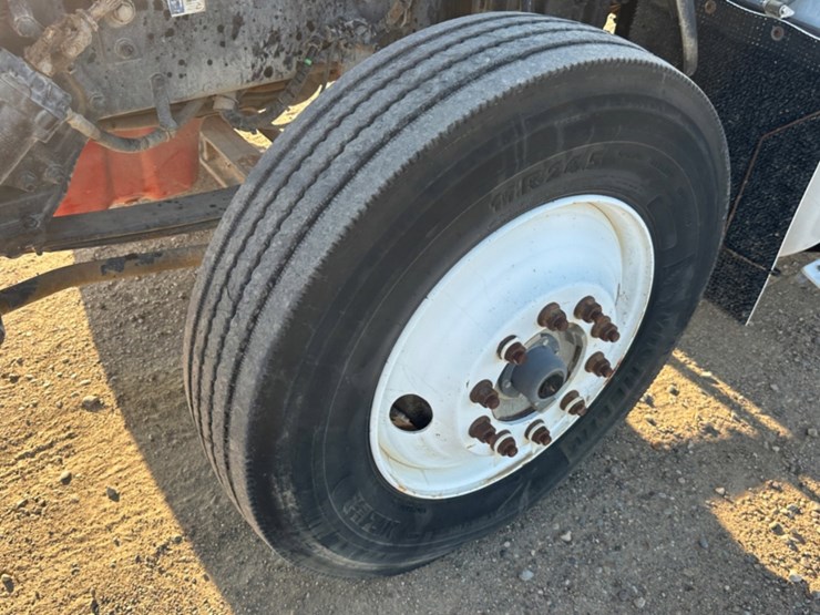 2012-kenworth-t800-image-13