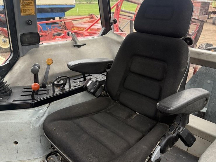 case-ih-5240-image-6
