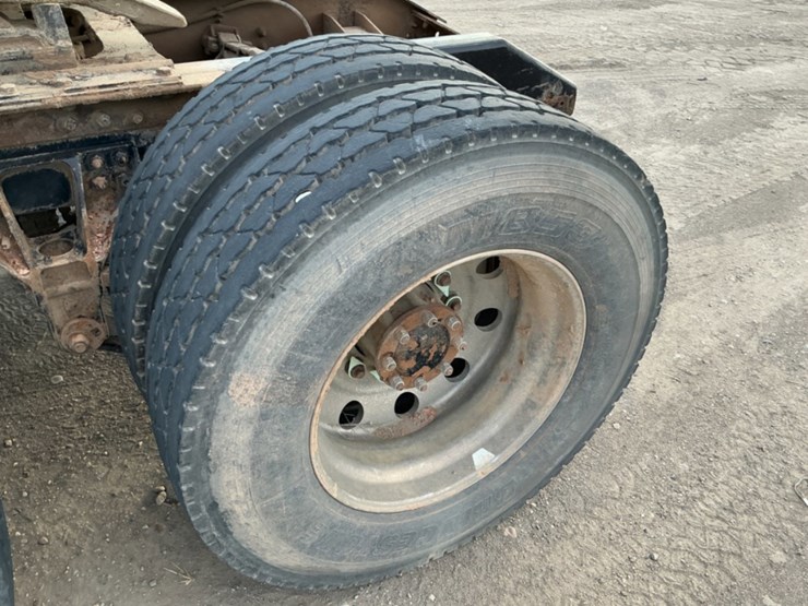2012-kenworth-t800-image-15
