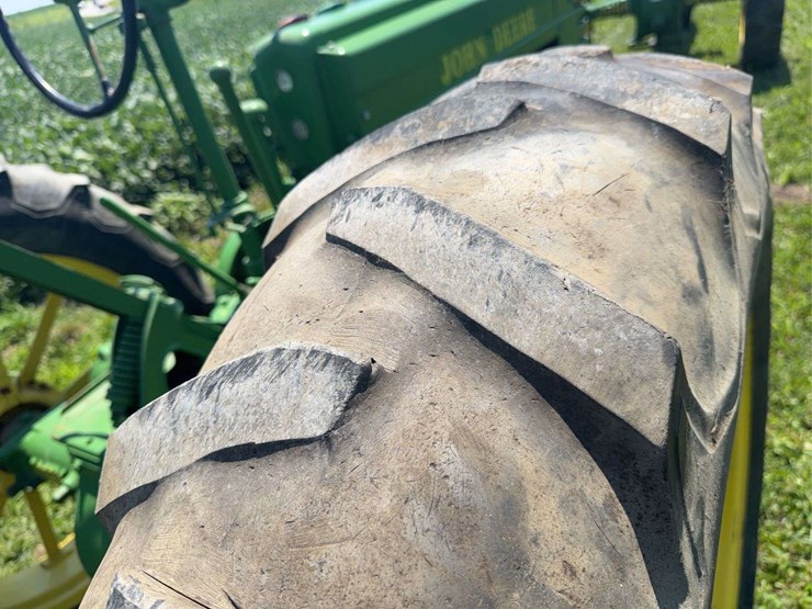 john-deere-b-image-16