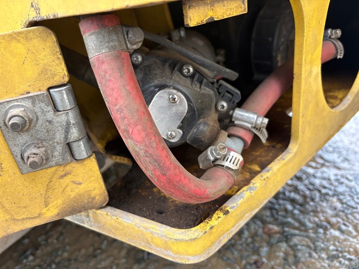 2011-bomag-bw120ad-4-image-25