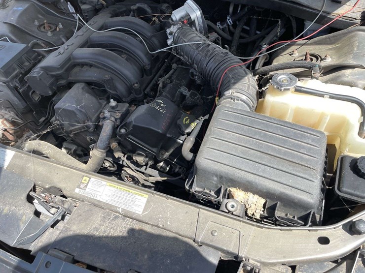 2008-chrysler-300-4-door-sedan-(190,608-miles)-not-running-image-7