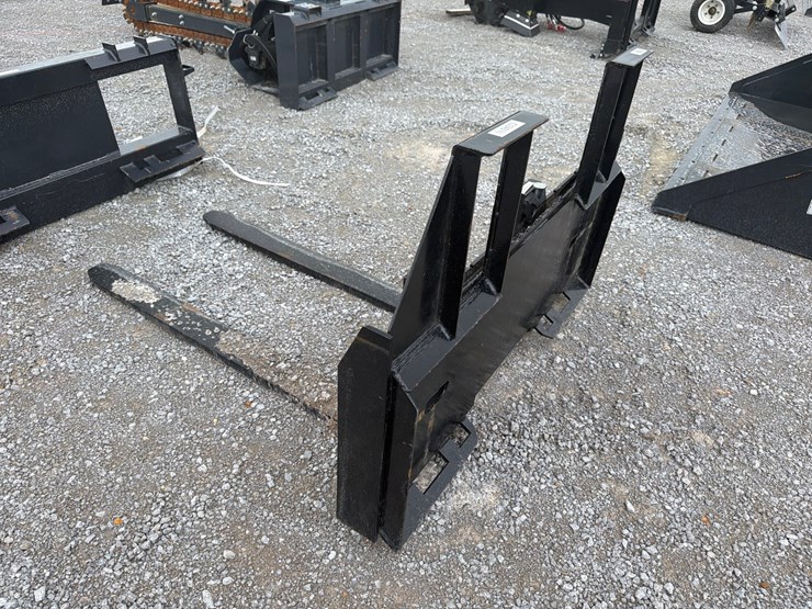 #408-•-walk-thru-48”-pallet-forks-image-4