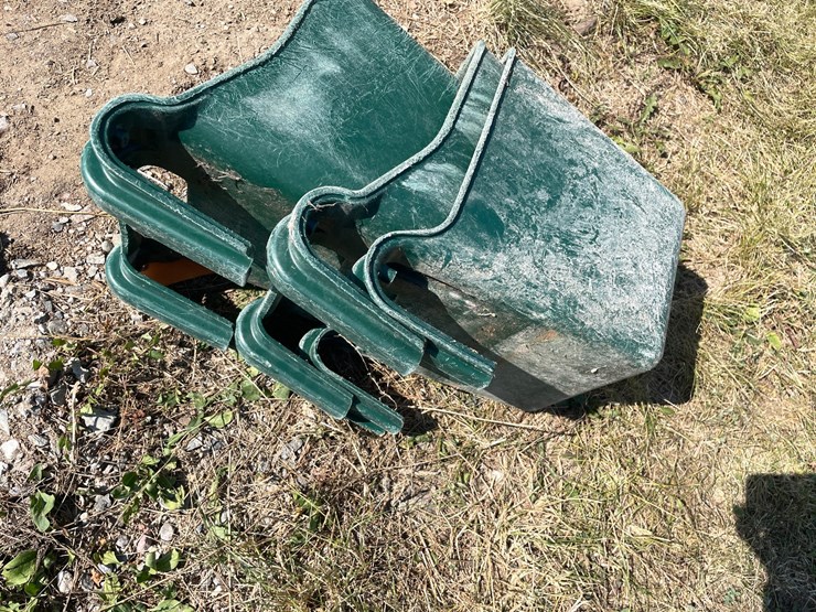 #6232-•-(3)-feed-buckets-image-5