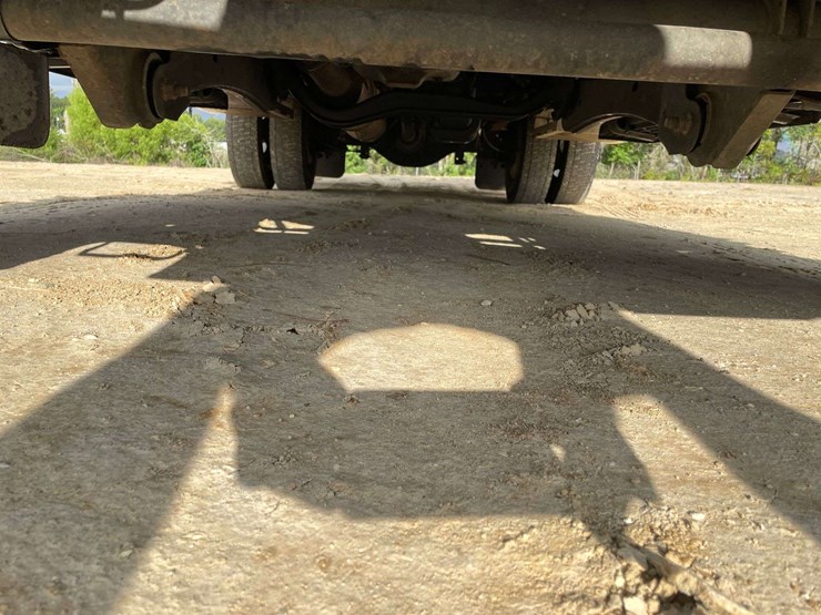 2012-ford-f550-image-24