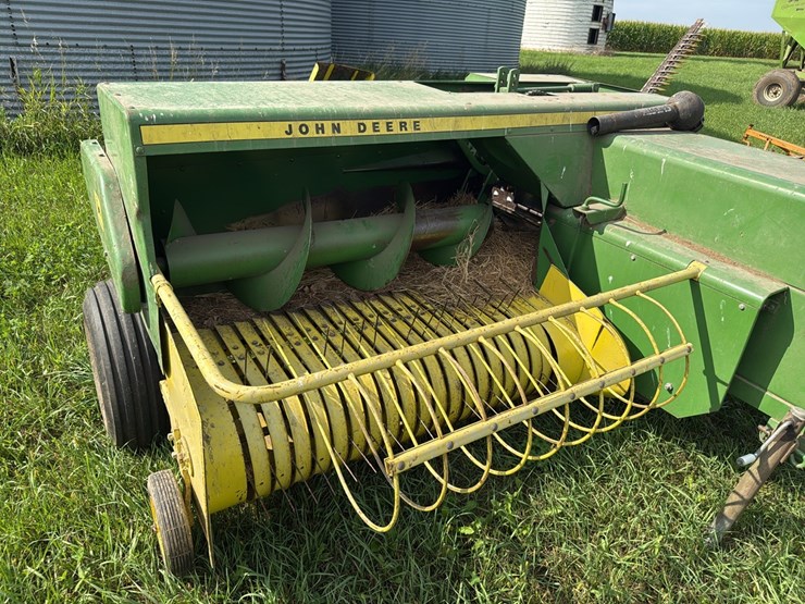 john-deere-336-image-3