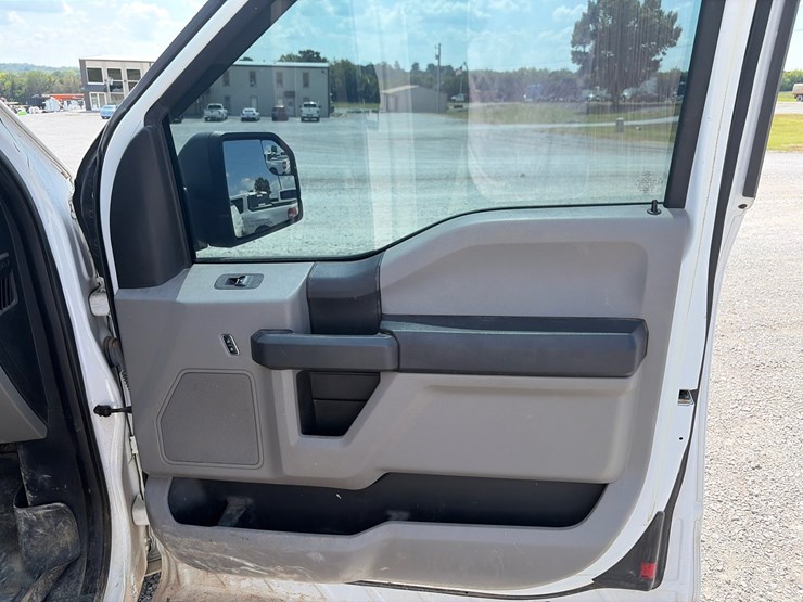 2018-ford-f150-image-19