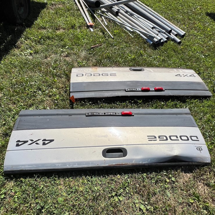 #5733 • (2) Dodge 4x4 Tailgates