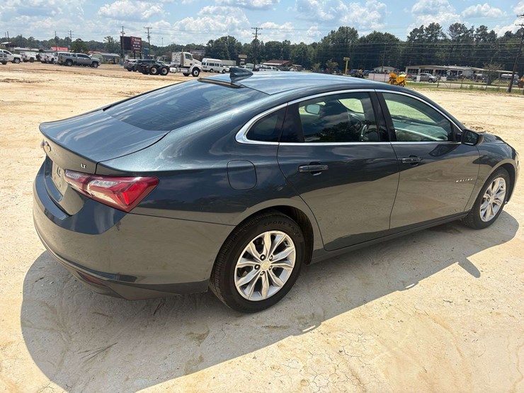 2019-chevrolet-malibu-4-door-sedan-(161,329-miles)-image-3