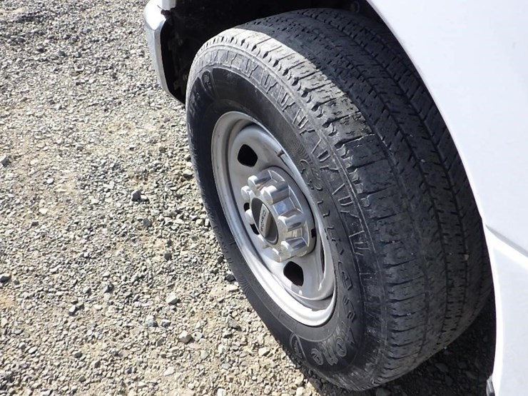 2021-ford-f350-image-24
