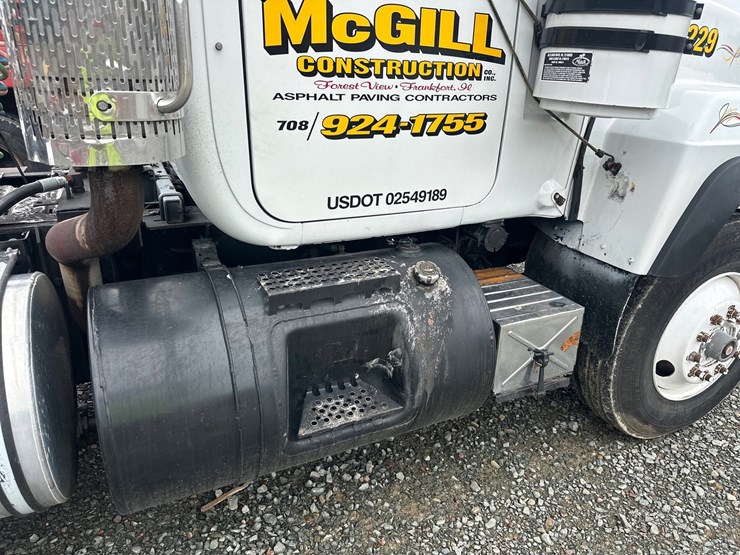 #61467-•-1991-mack-rd360s-day-cab-truck-tractor-image-14