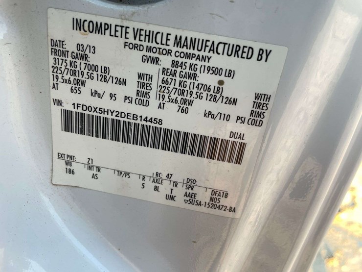 2013-ford-f550-image-27