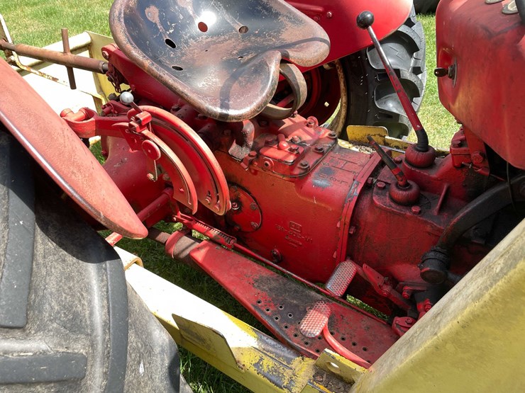 #1607-•-ferguson-tractor-image-14