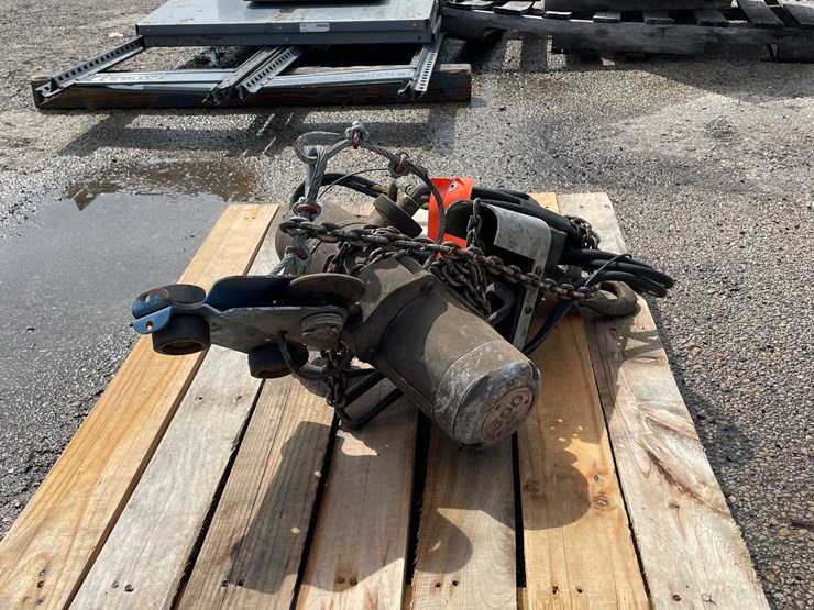 #10531-•-gardner-pneumatic-chain-hoist-image-4