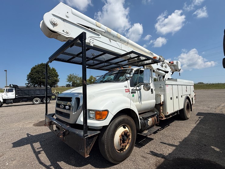 2012-ford-f750-image-1