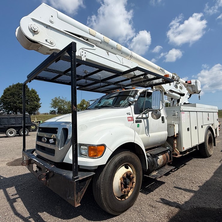 2012 FORD F750