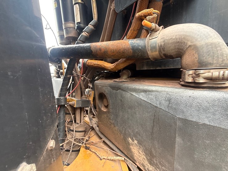 caterpillar-160m-awd-image-54