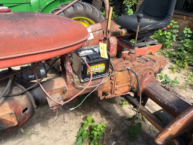 #1621-•-farmall-b-tractor-image-16