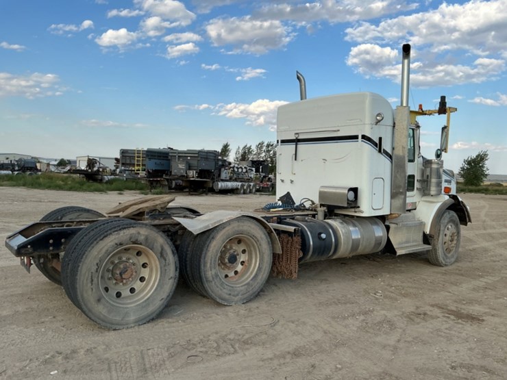 2012-kenworth-t800-image-5