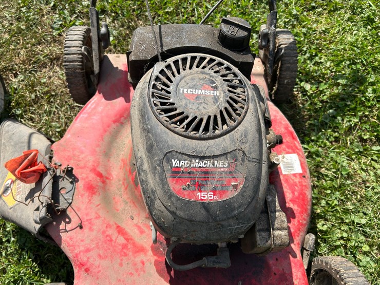 #6263-•-(2)-push-mowers-image-12